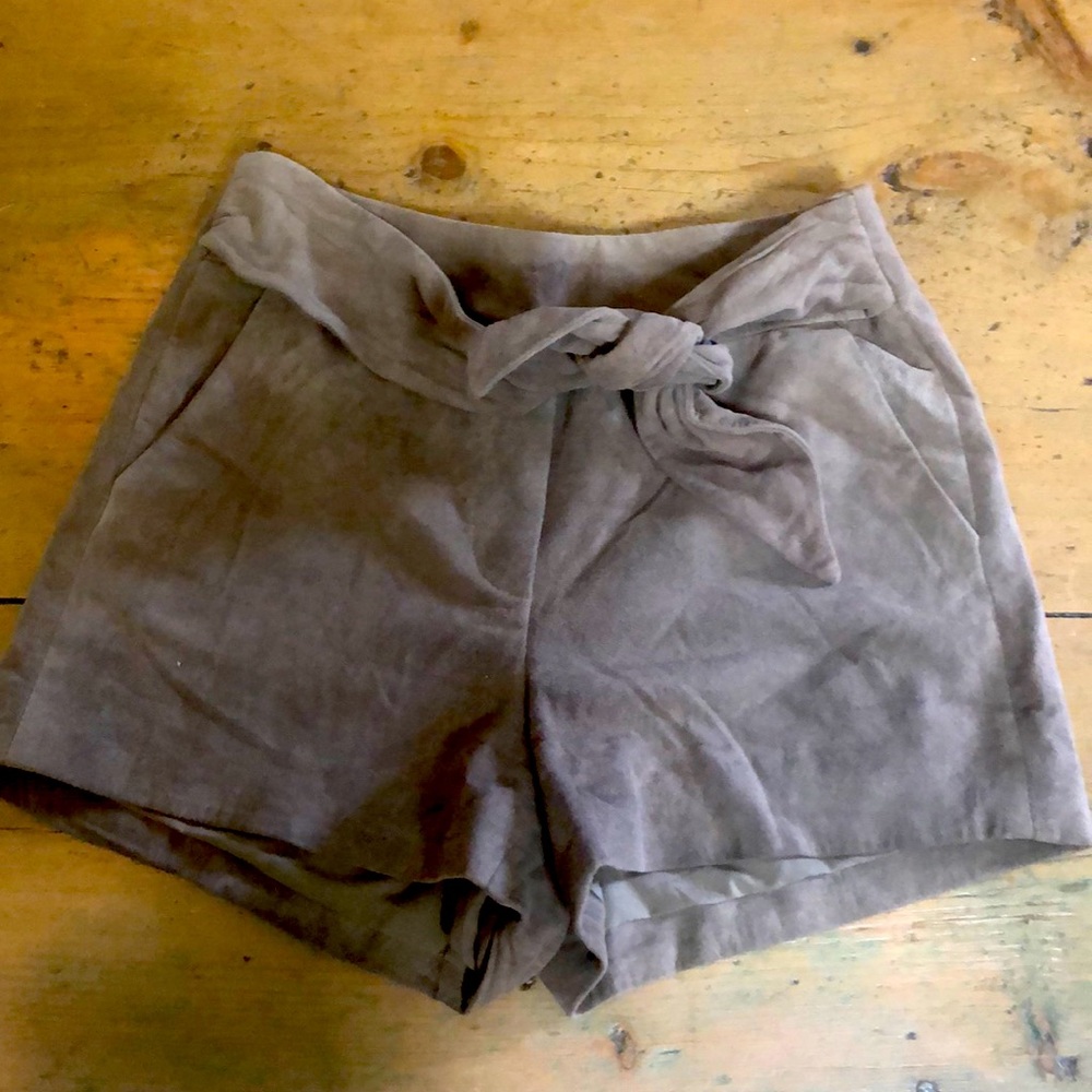 Suede shorts size P